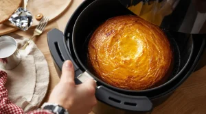 Bye-bye le four : j’ai adopté ce gâteau au yaourt léger à l’Airfryer qui simplifie la vie