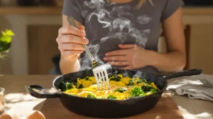 Inconfort intestinal : 4 aliments à ajouter aux œufs pour réduire l’inflammation et dégonfler